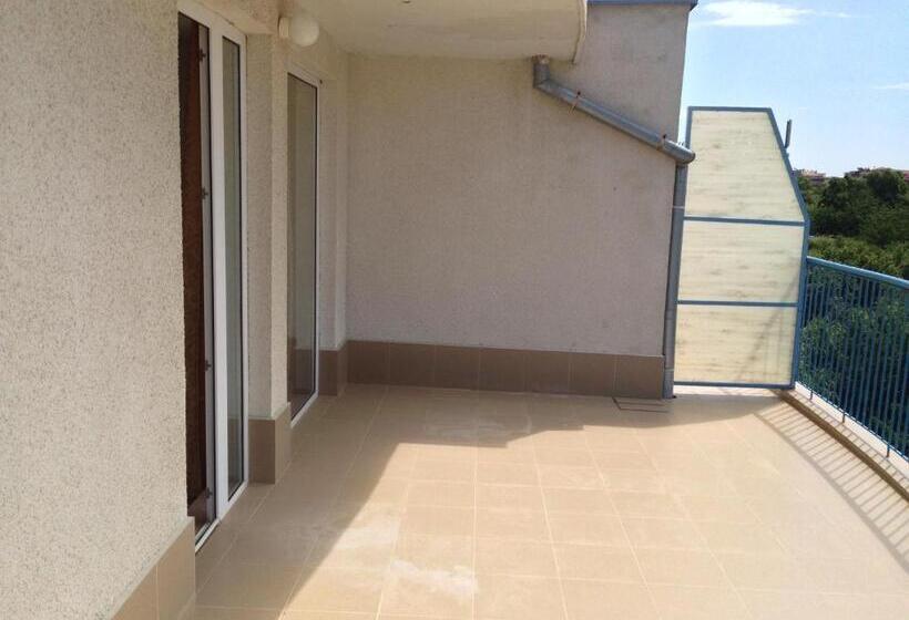 סטודיו סטנדרט עם מרפסת, Lilia Guest House