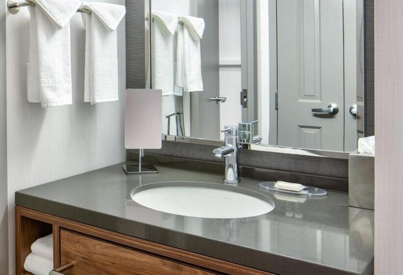 Quarto standard, Courtyard By Marriott Chicago Downtown/river North
