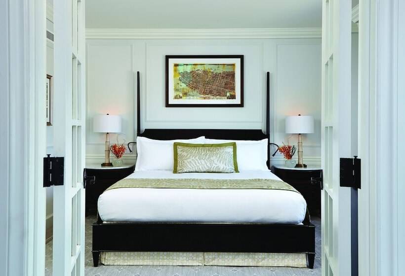جناح, The Charleston Place