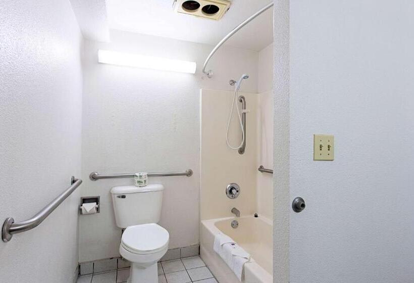 Номер Стандарт Адаптированный для Инвалидов, Motel 6 Pendleton, Or  West