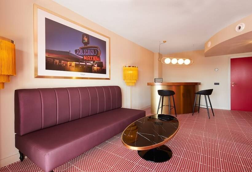 جناح, Romeos Ibiza  Adults Only