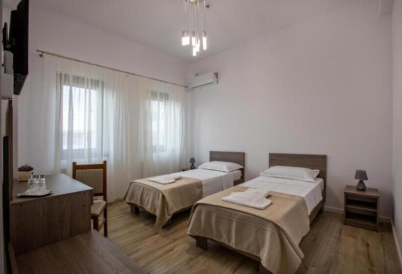 Номер Стандарт, Airport House