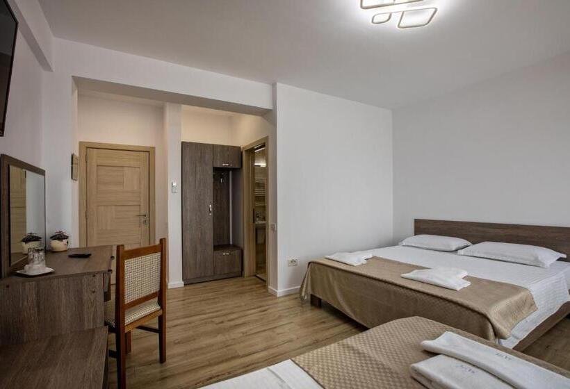 Номер Стандарт Трехместный, Airport House