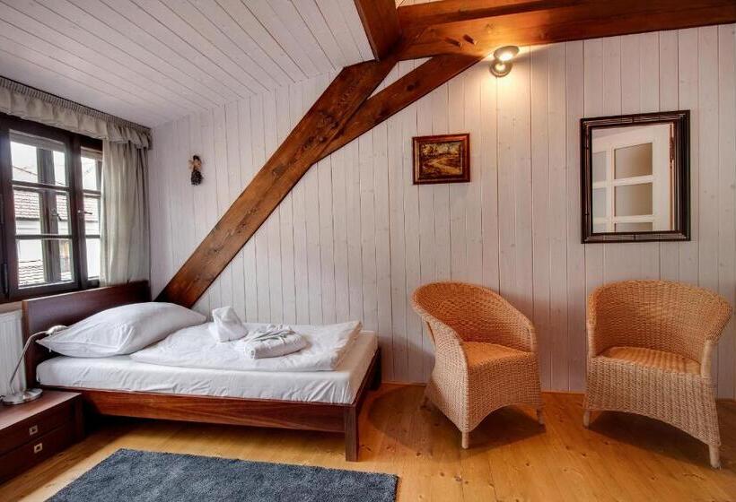３ベッドルームハウス, Apartmány šupina