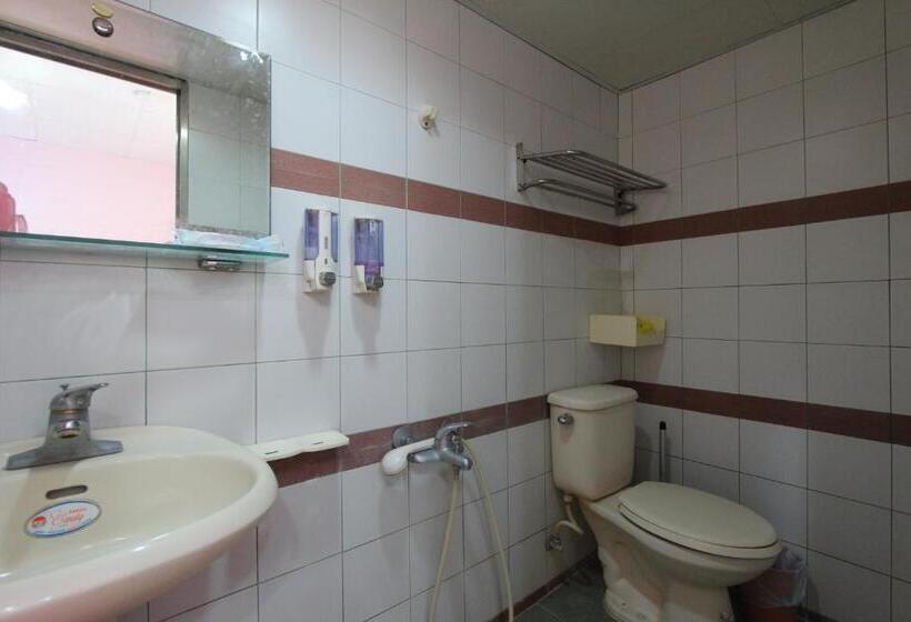 اتاق اکونومی, Wu Li Ting B&b
