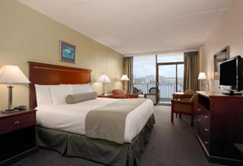 带大床的标准间, Days Inn By Wyndham Virginia Beach At The Beach