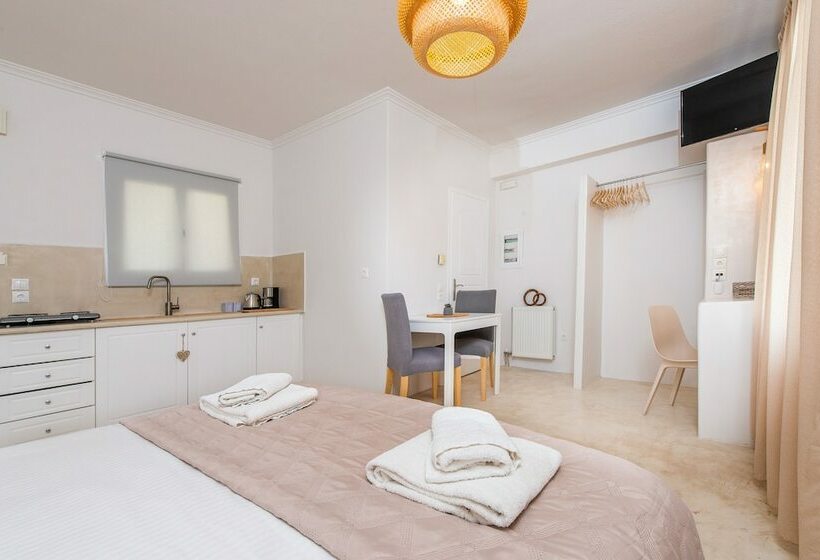 Студия Стандарт Вид на Море, Golden Sunrise Suites