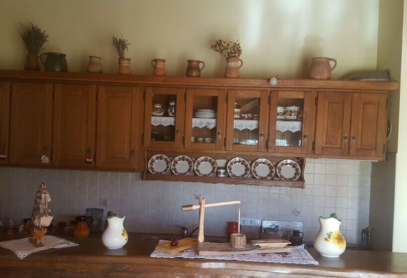 Трехместный Номер Стандарт Совместная Ванная, Guesthouse Tonkic