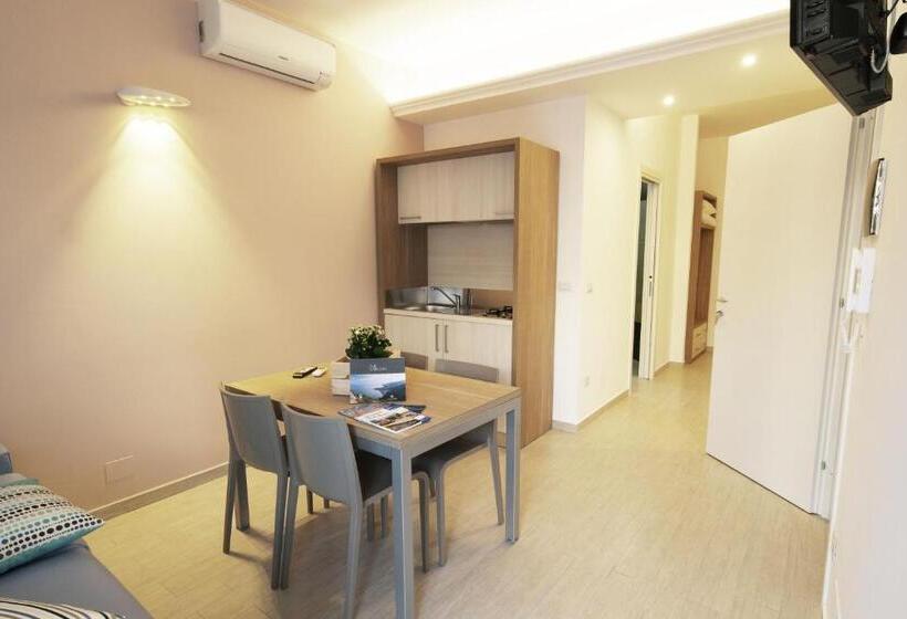 Cameră cvadruplă standard cu balcon, Casa Dante Bed&breakfast