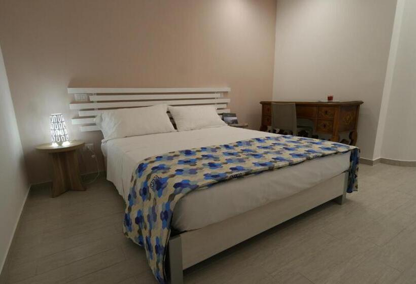 Четырехместный Номер Стандарт с Балконом, Casa Dante Bed&breakfast