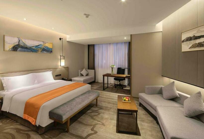 Номер Deluxe Кровать Кинг, Holiday Inn Chengdu Airport, An Ihg
