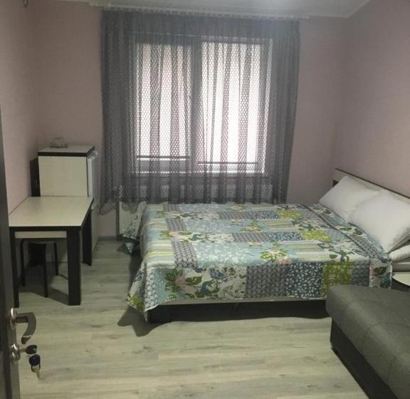 اتاق لوکس خانوادگی, Guest House Max