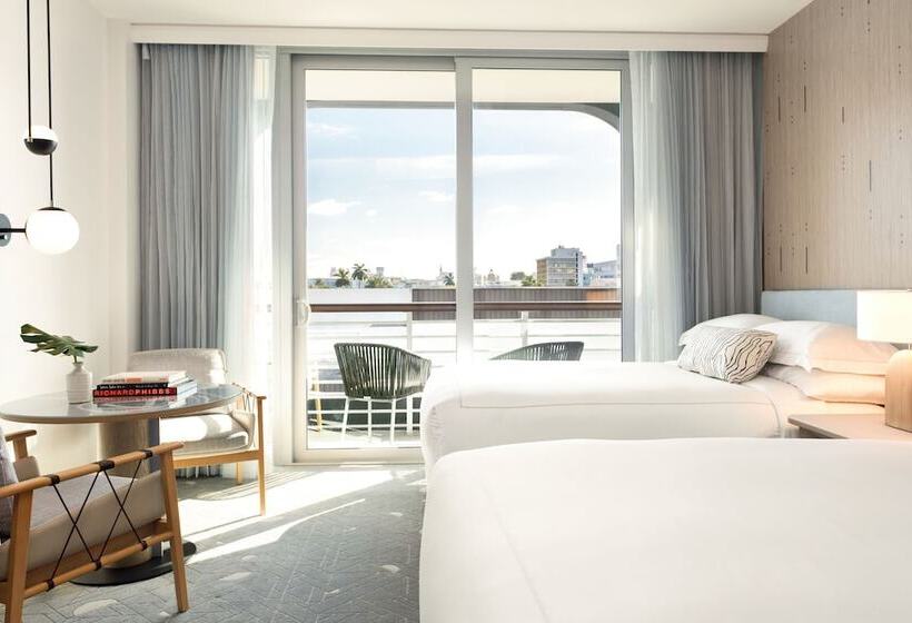 Номер Премиум Вид на Город, Kimpton   Hotel Palomar South Beach, An Ihg