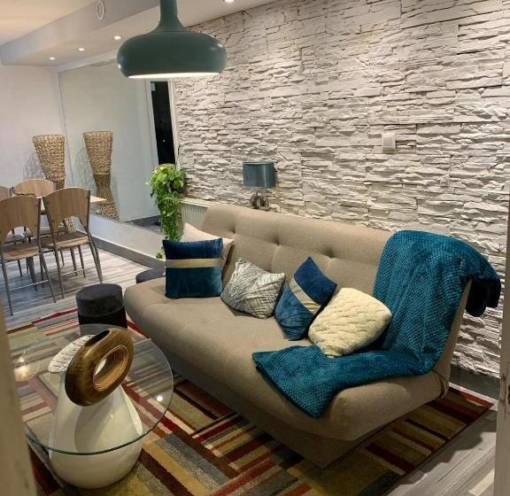 침실 1개 디럭스 아파트, Airport16 Bed And Breakfast