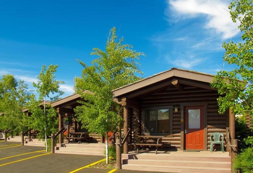 오두막, Elk Country Inn