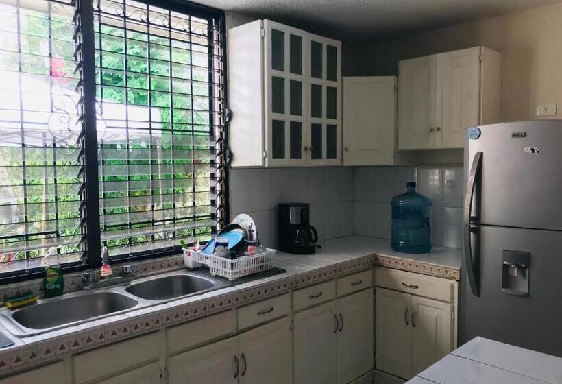 Standard Kolmen Hengen Huone, Casa Bugambilias Cancun   Hostel