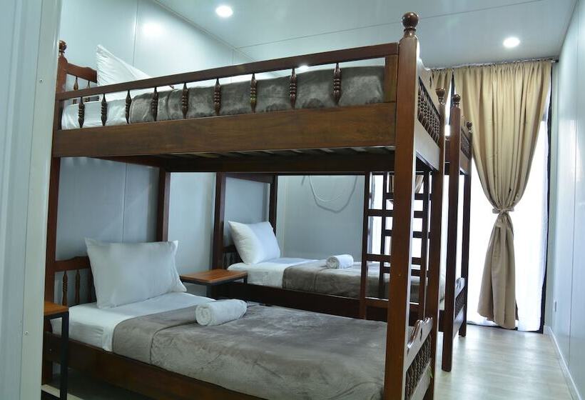 اتاق استاندارد چهار تخته, Cargotel Travel Inn