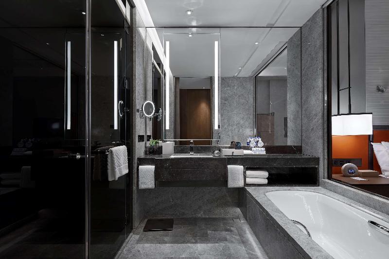 اتاق استاندارد با تخت بزرگ, Hilton Guiyang