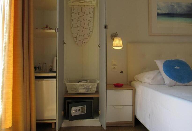 Chambre Basic, Alexandris