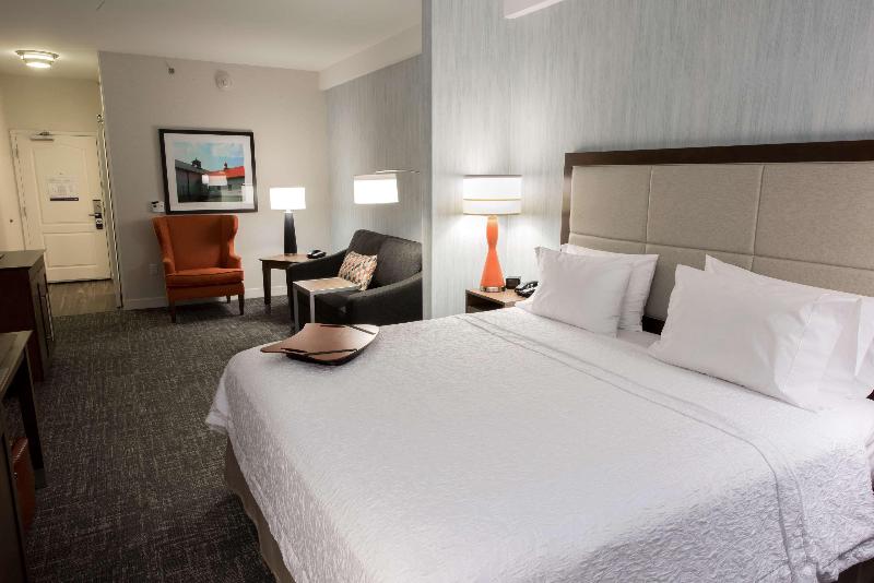 Полулюкс Кровать Кинг, Crowne Plaza Sydney Burwood, An Ihg