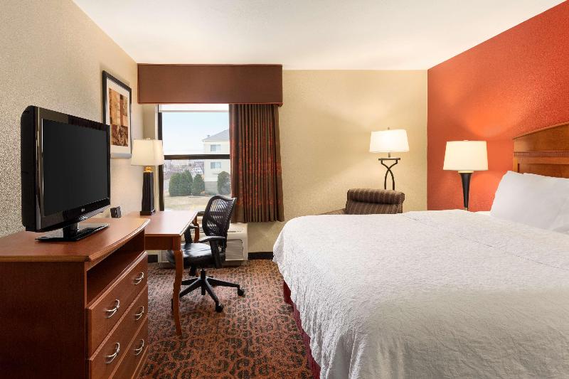 اتاق استاندارد با تخت بزرگ, Hampton Inn Wichitaeast