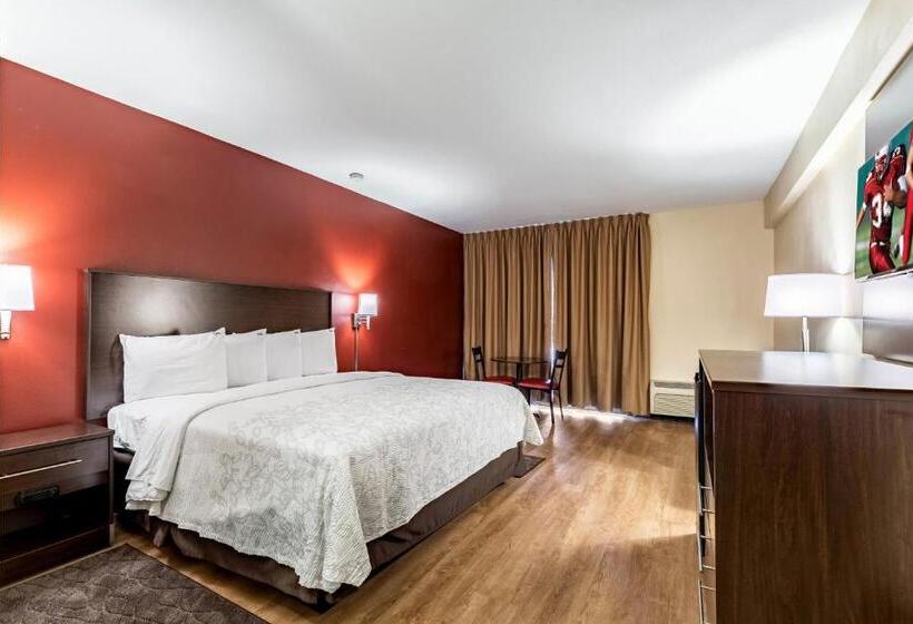 带大床的豪华间, Red Roof Inn Plus & Suites Houston   Iah Airport Sw