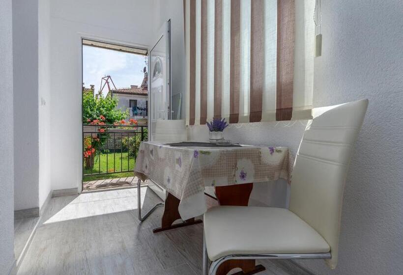 Апартаменты 1 Спальня, Apartments Smaila