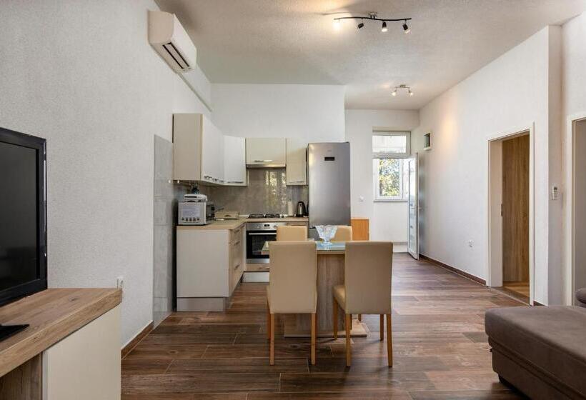 Апартаменты 2 Спальни, Apartments Smaila