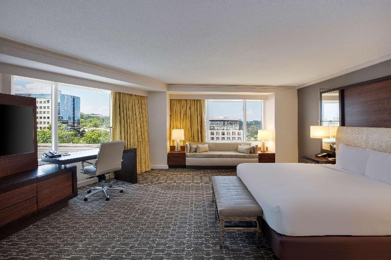 Номер Deluxe, Hilton Mclean Tysons Corner