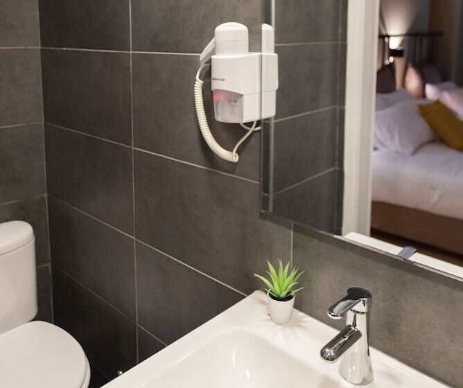 חדר קומפורט לשלושה, _tier