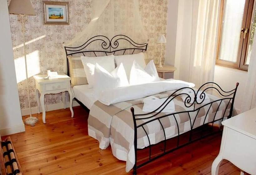 Классический Номер, Vaela Hotel Cultural Resort