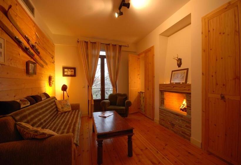 Полулюкс, Vaela Hotel Cultural Resort