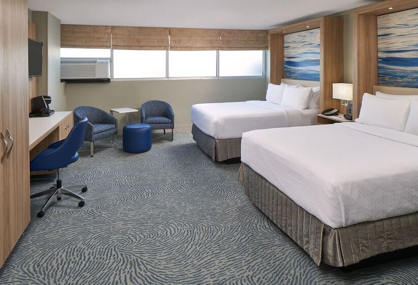 带2个双人床的标准工作室, Crowne Plaza Melbourne Oceanfront, An Ihg