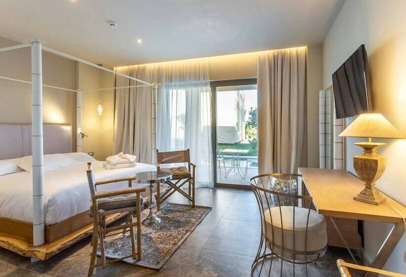Полулюкс с Бассейном, Elysian Luxury Hotel And Spa