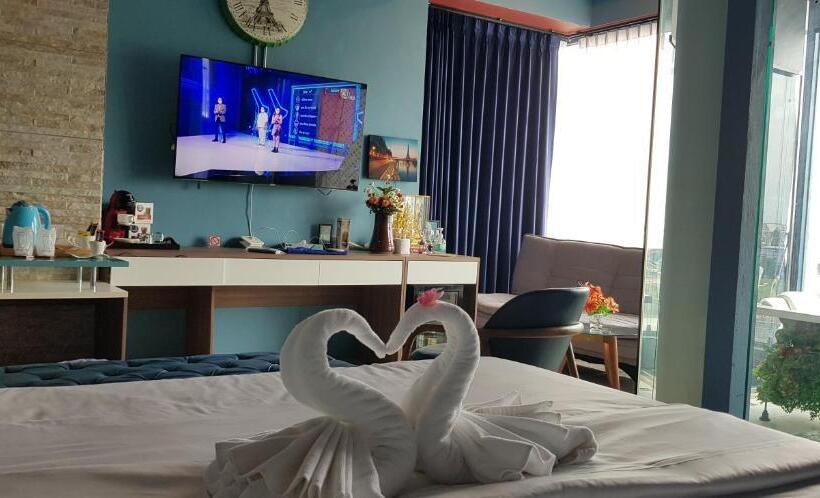 带两个卧室的顶楼公寓, Bluetel Re Sidence Bangkok Impact   1 Time Drop Off Service To Impact