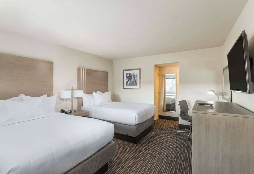 Номер Deluxe, Days Inn By Wyndham Yosemite Area