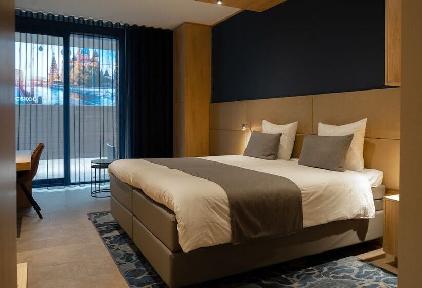 Standard Room, 46
