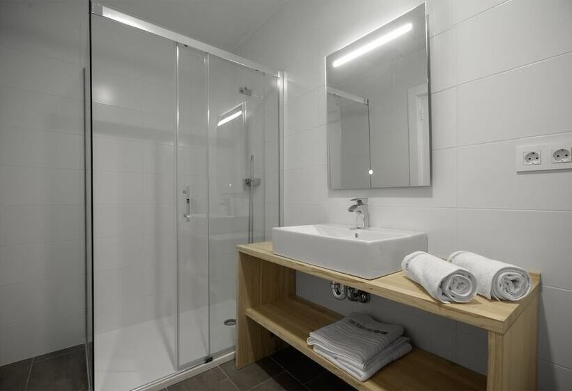 חדר סטנדרט מותאם לאדם עם מוגבלויות, Sansebastiánforyou 32 De Agosto Rooms