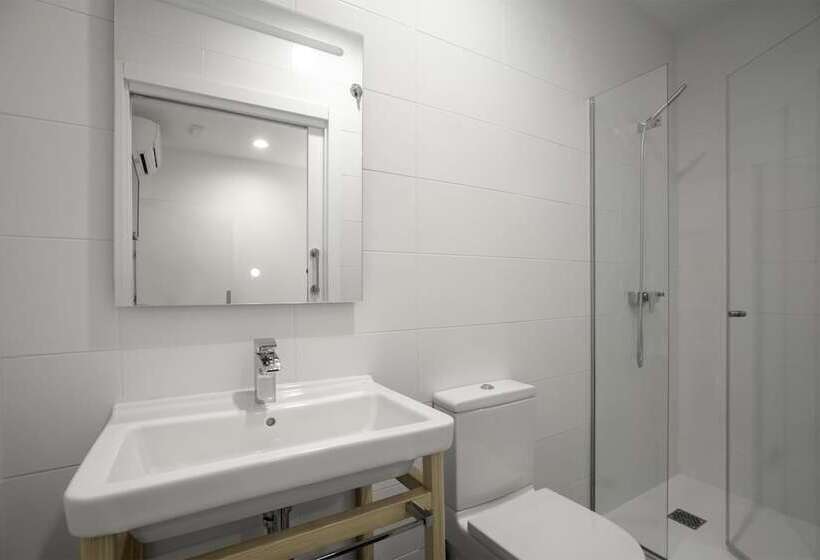 חדר סטנדרט מותאם לאדם עם מוגבלויות, Sansebastiánforyou 32 De Agosto Rooms