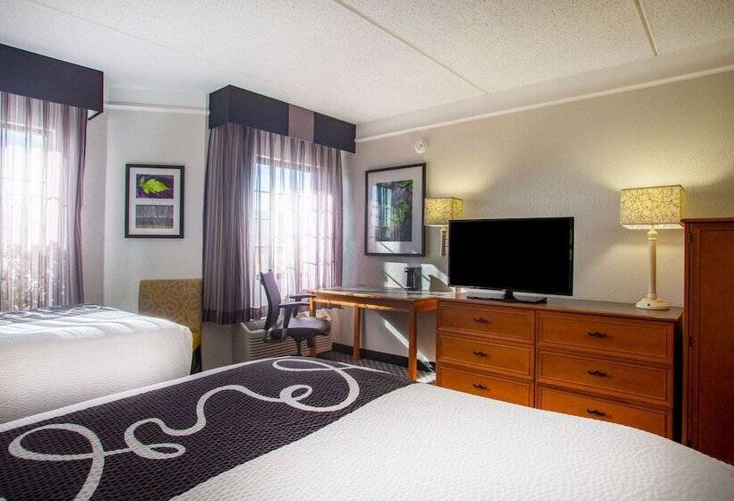 Люкс, La Quinta Inn By Wyndham San Marcos