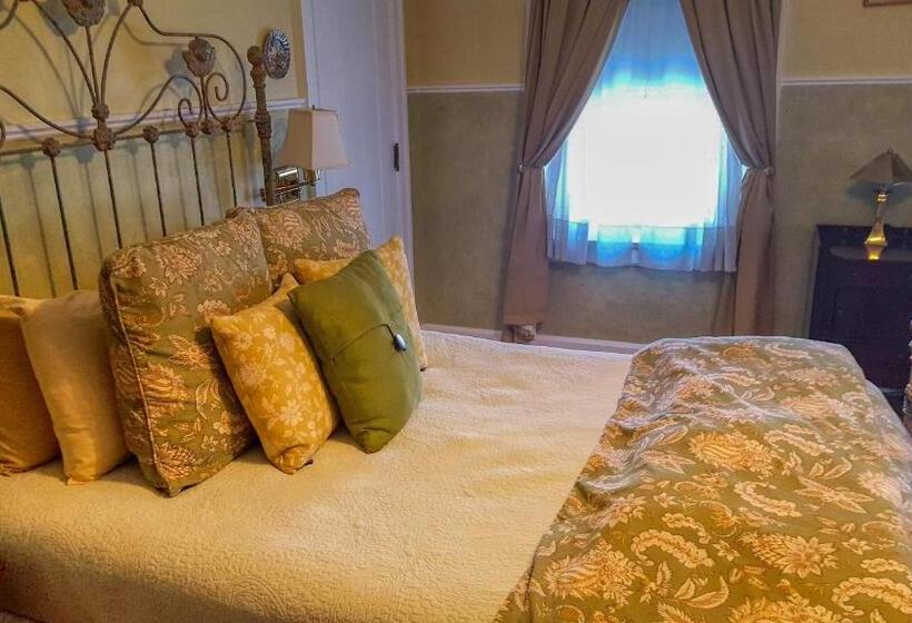 Номер Стандарт, Lilac Inn