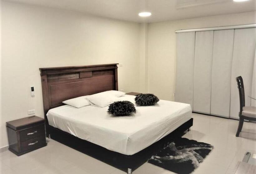 Полулюкс с Балконом, Apartahotel Lion
