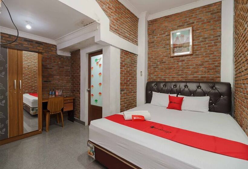 Номер Стандарт, Reddoorz Syariah Near Jalan Asahan Pematang Siantar