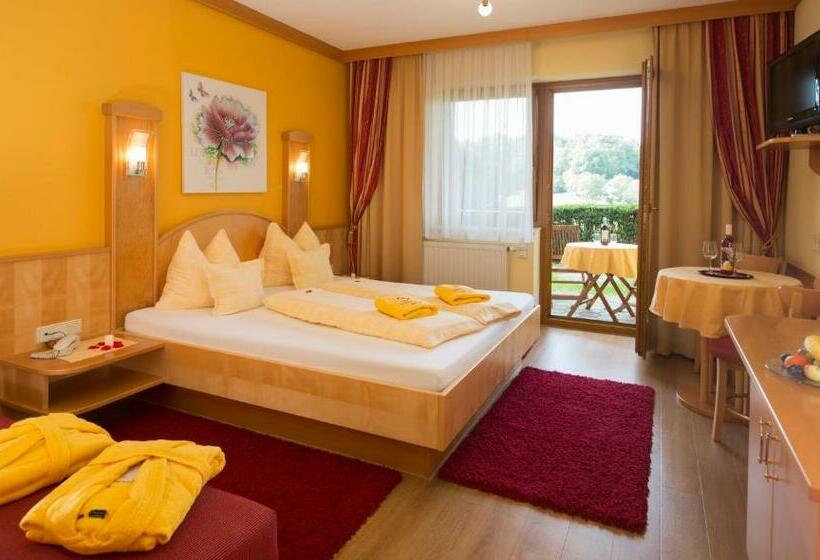 اتاق استاندارد سه نفره, Maria Theresien Hof Loipersdorf