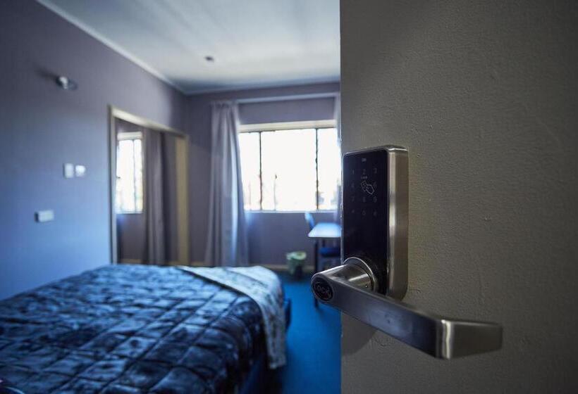اتاق لوکس سه تخته, Imotel Cooma
