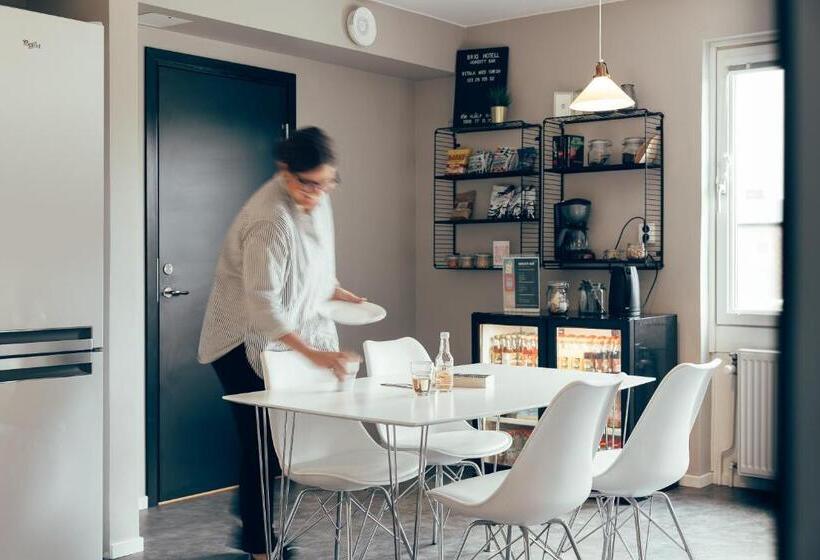 Семейный Номер Совместный Санузел, Briq Hotell
