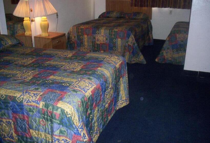 Номер Стандарт Трехместный, Deluxe Inn Of Roswell