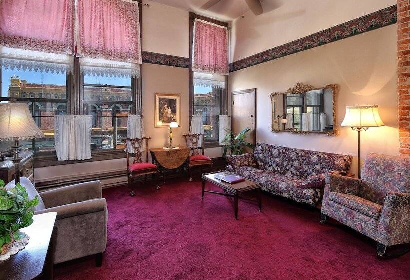 Апартаменты 1 Спальня, The Palace