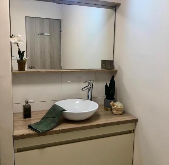 豪华三人间, Alenso Guesthouse