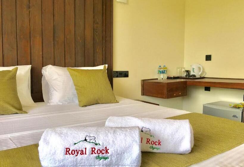 Номер Стандарт Вид на Бассейн, Royal Rock Sigiriya
